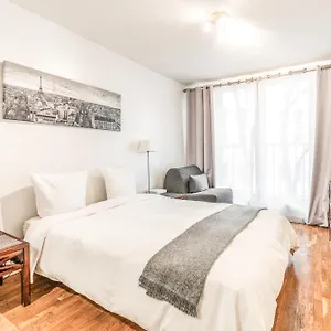 Champs Elysees Flat , Paris France